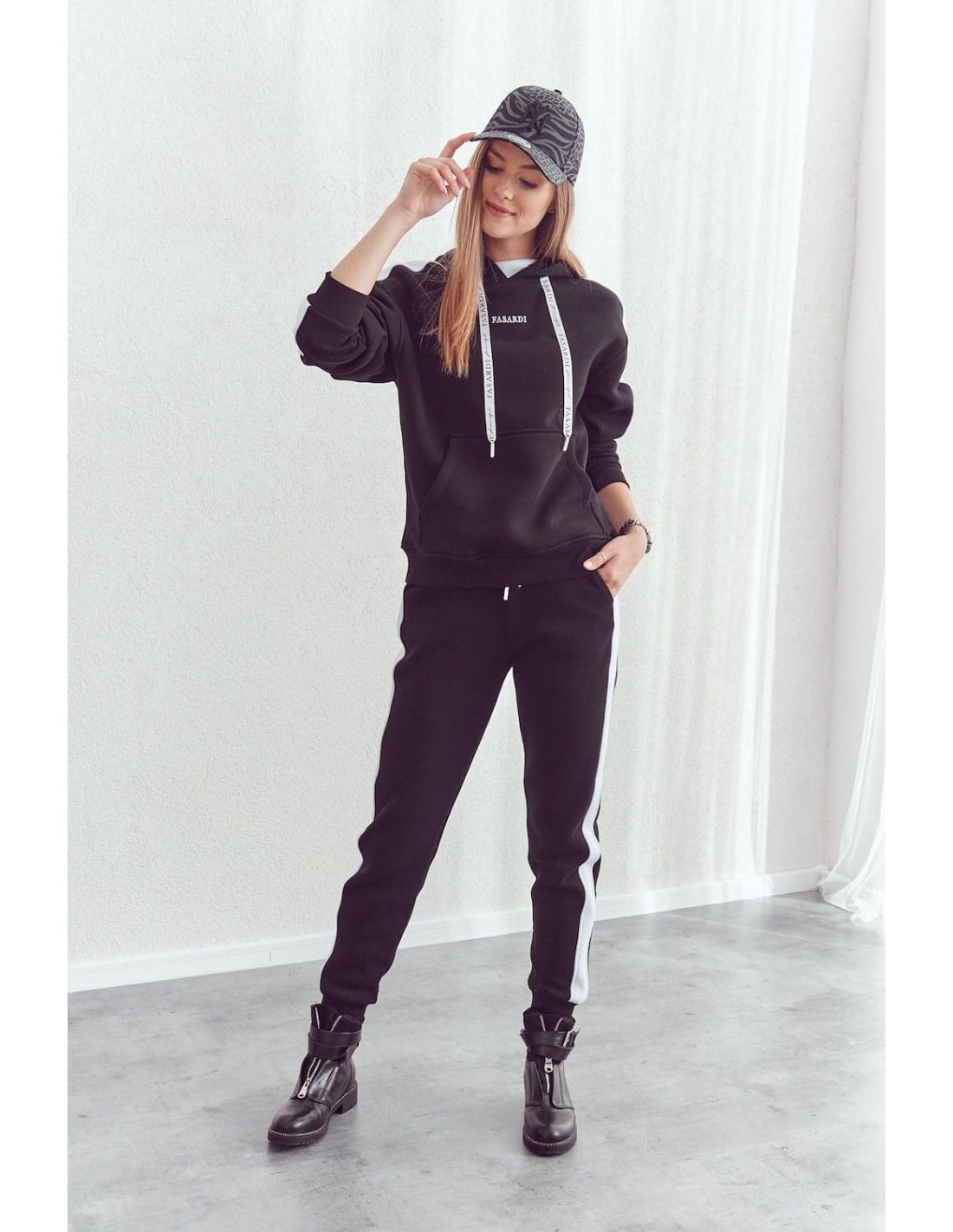 Insulated tracksuit set, pants + sweatshirt, black FI690 - Online store - Boutique